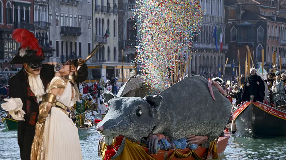 Tarihi Venedik karnavalı başladı 