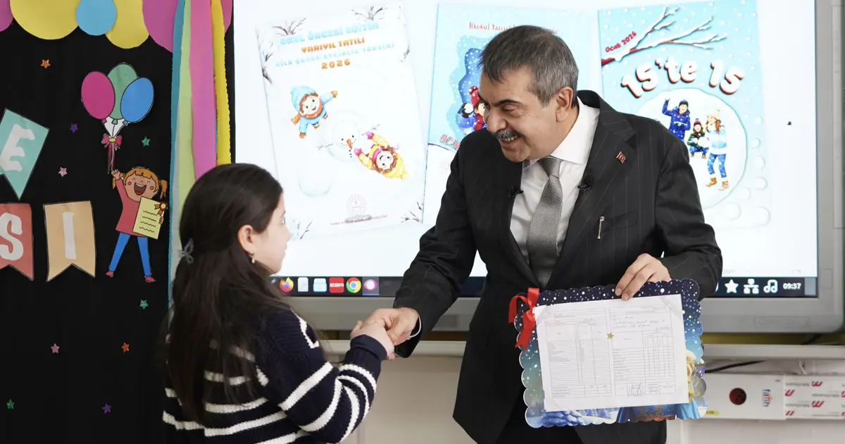 Atatürk karnelerden kaldırıldı mı? Bakan Tekin'den açıklama