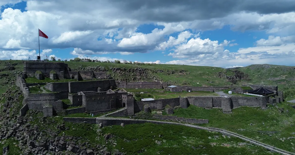 Bin yıldır ayakta: Kars Kalesi UNESCO yolunda