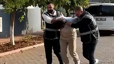 Önce ortağını dövdü, sonra kazara kendini vurdu