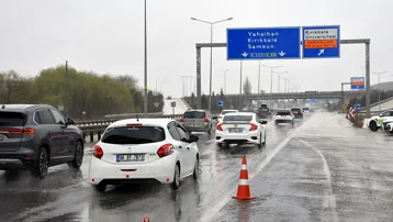 43 ilin geçiş güzergahında trafik yoğunluğu