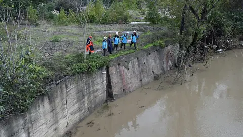 Sel faciasında kaybolan 3 kişi aranıyor