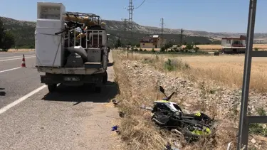Adıyaman'da kamyonet ile motosiklet çarpıştı. 1’i ağır 2 yaralı