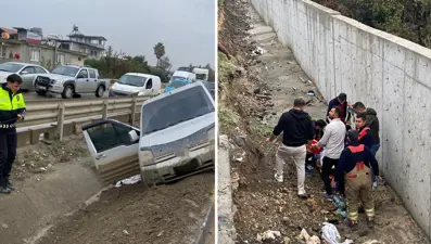 Hafif ticari aracın çarptığı kadın, kanala düşerek hayatını kaybetti