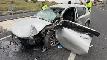 Nevşehir'de feci kaza. Direğe çarpan otomobildeki çocuk öldü, 3 yaralı var