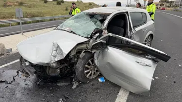 Nevşehir'de feci kaza. Direğe çarpan otomobildeki çocuk öldü, 3 yaralı var