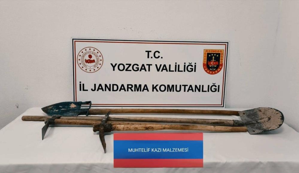 Kaçak kazı yaparken suçüstü yakalandılar