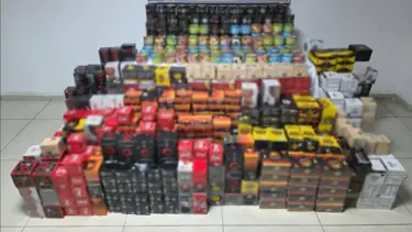 Gaziantep'te 1,5 milyonluk kaçak nargile tütünü ve kömürü ele geçirildi