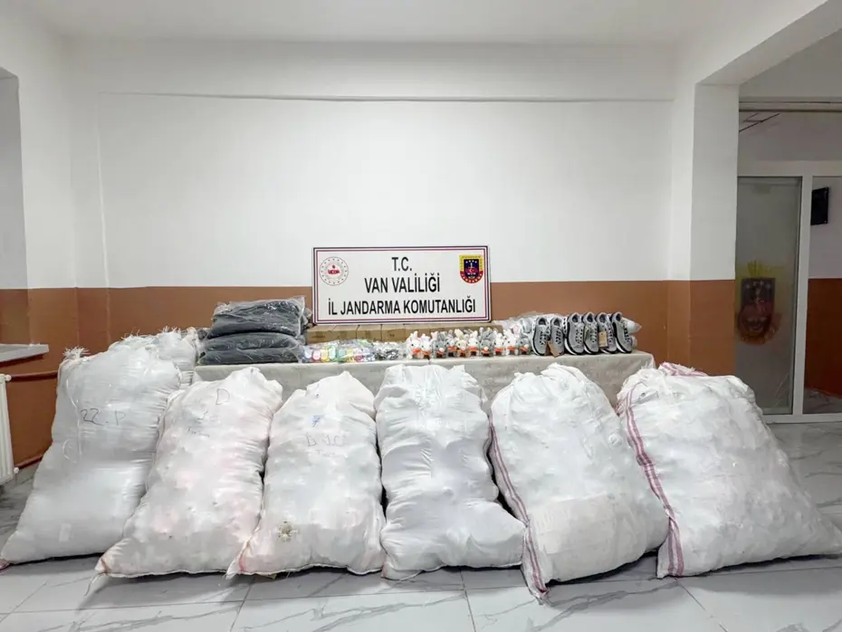 Van'da kaçakçılık operasyonu: 4 milyon TL'lik malzeme ele geçirildi 