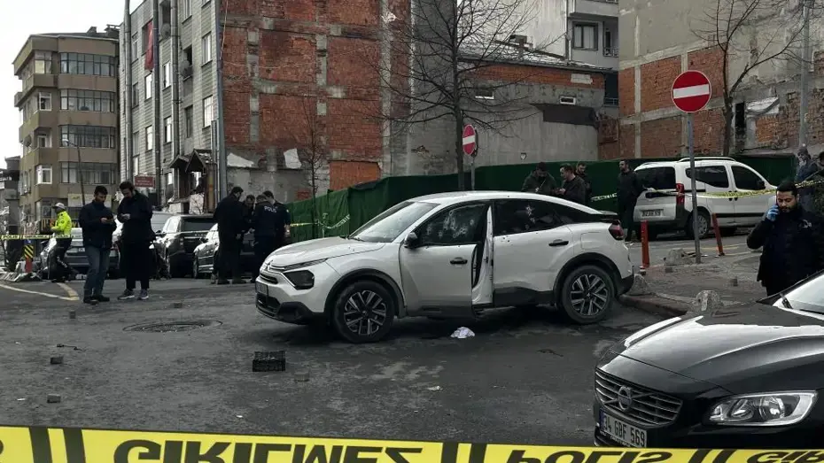 Kağıthane'de kanlı pusu. 26 yaşındaki Burak aracında öldürüldü