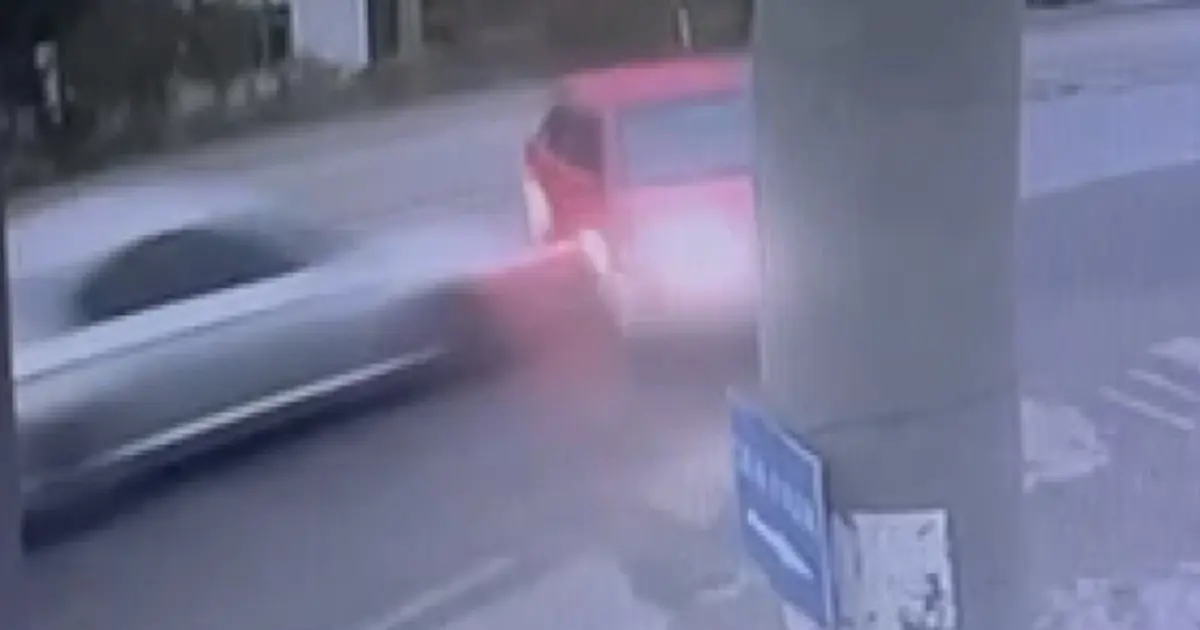 İzmir'de feci kaza: 2 ölü, 4 yaralı