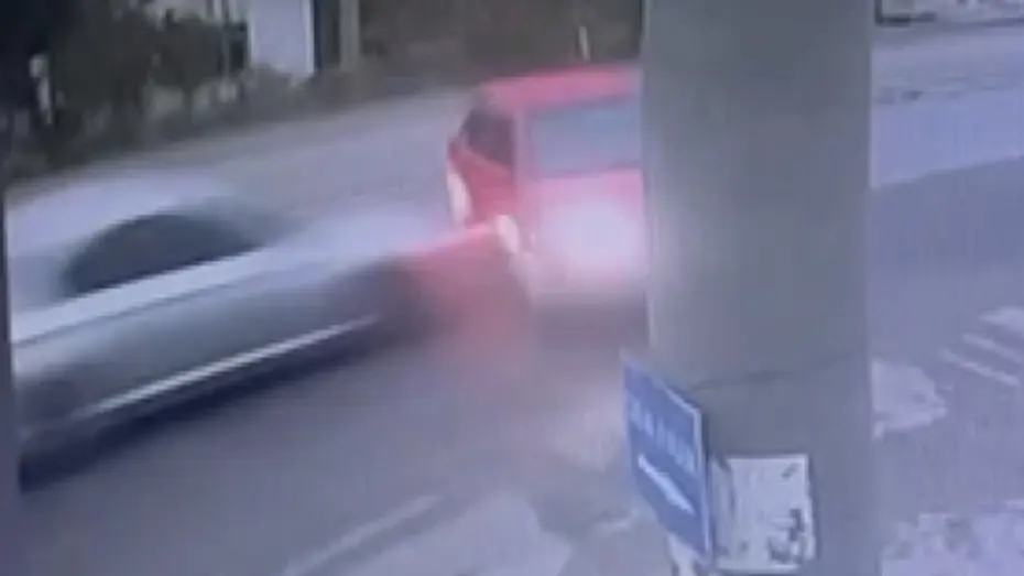 İzmir'de feci kaza: 2 ölü, 4 yaralı