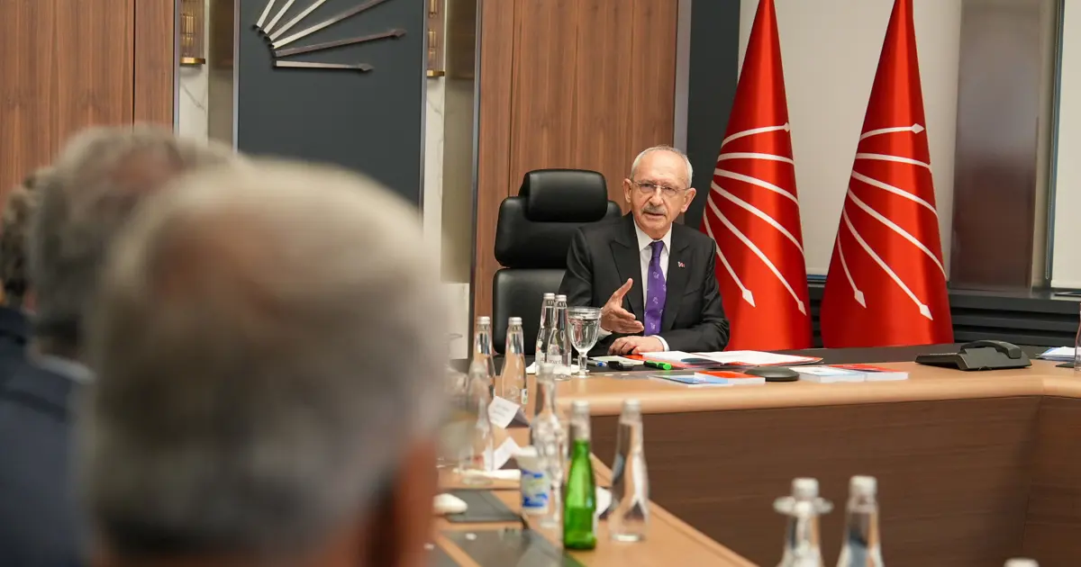 CHP'de gözlerin çevrildiği MYK toplantısı başladı: Gündem kurultay ve olası ihraçlar