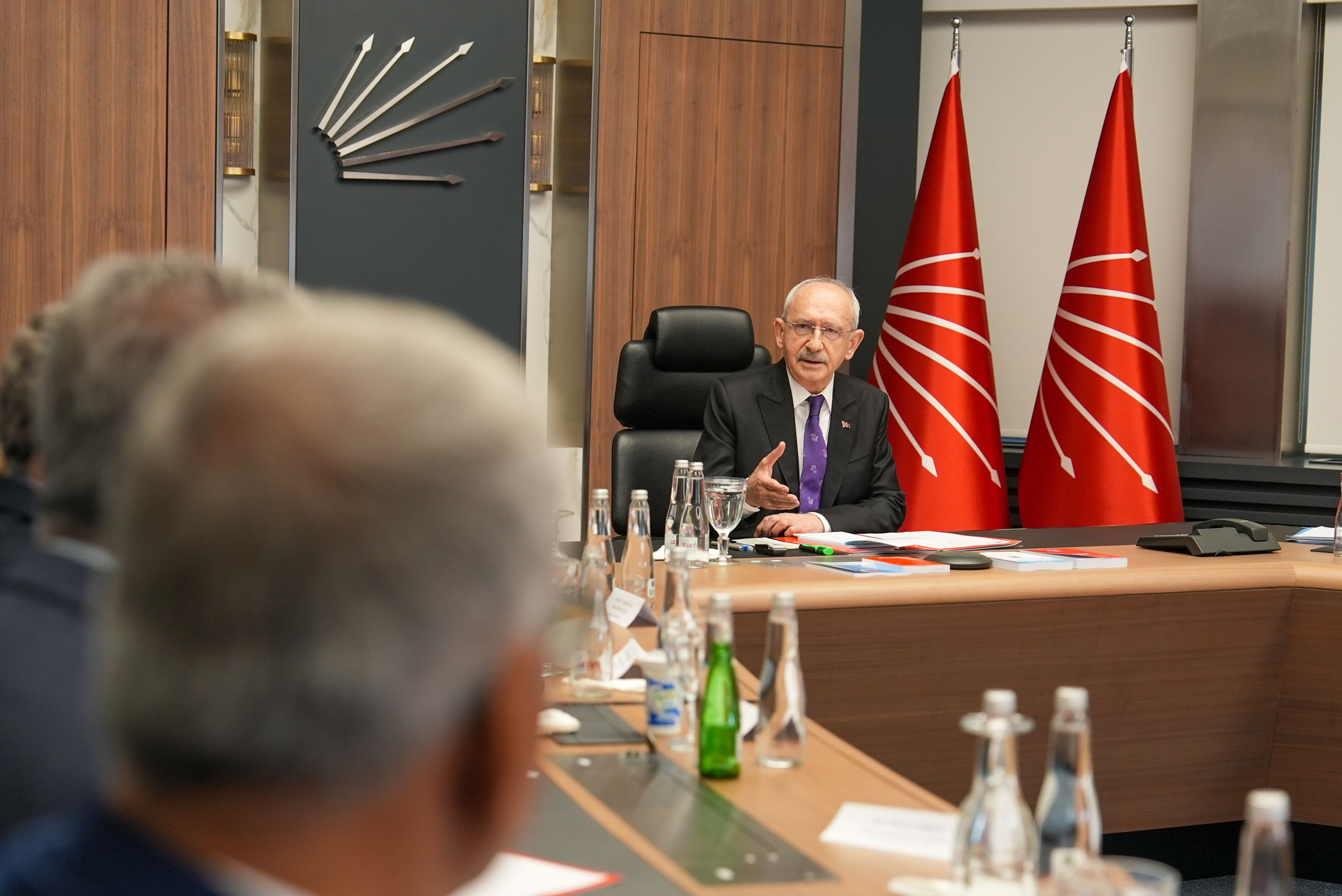 CHP'de gözlerin çevrildiği MYK toplantısı başladı: