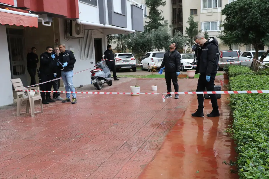 Antalya'da kahreden olay. Anne ve oğlu bir gün arayla aynı balkondan düşüp öldü