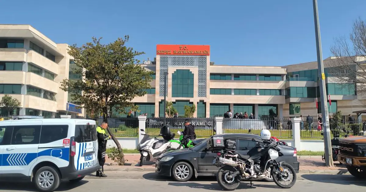 Kepez Kaymakamlığı'nda silah sesleri