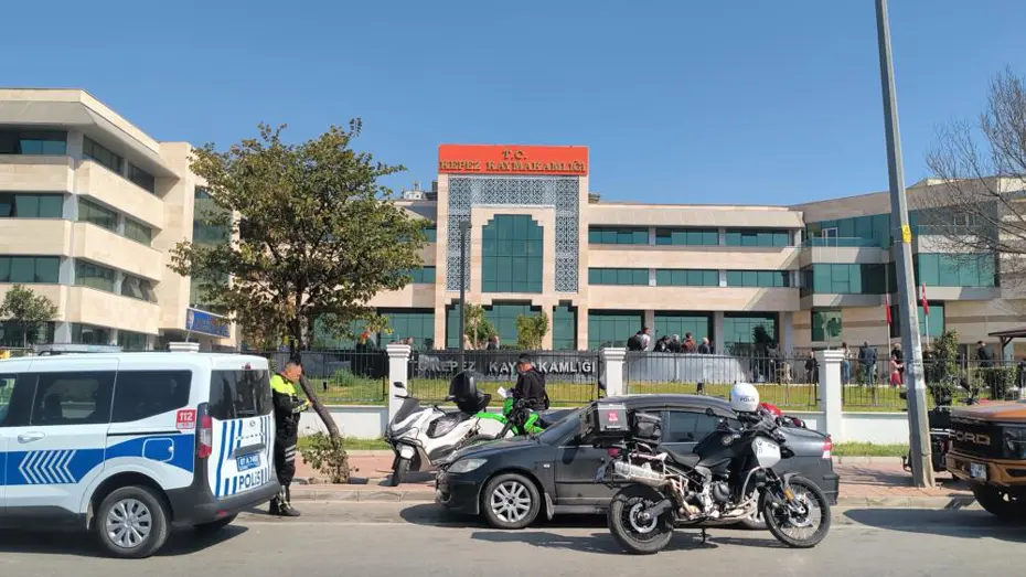 Kepez Kaymakamlığı'nda silah sesleri