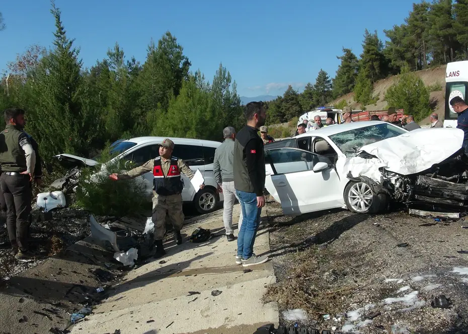 Kilis'teki trafik kazasında 5 kişi ağır yaralandı