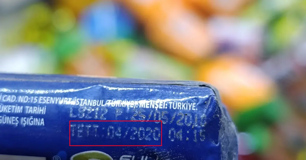Markette pes dedirten olay. Son kullanma tarihi 10 yıl geçmiş ve kurtlanmış ürünler raflardan çıktı