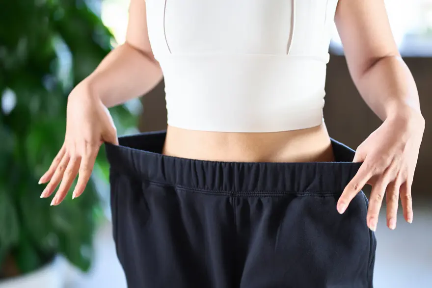 6 ayda 63 kilo verdi. Her gün yediği tek besin iğne ipliğe çevirmiş 1