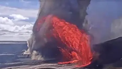 Kilauea yeniden uyandı. Lavlar 425 metre yüksekliğe ulaştı