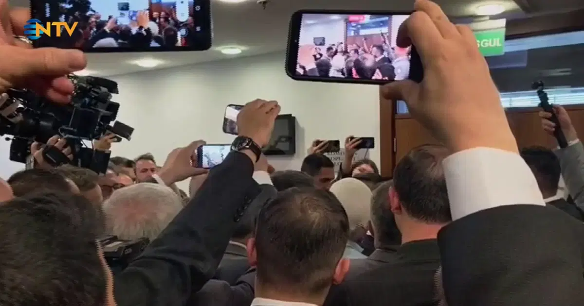 Terörsüz Türkiye süreci | Çerçeve yasa görüşmesi öncesinde komisyon salonu önünde gerginlik