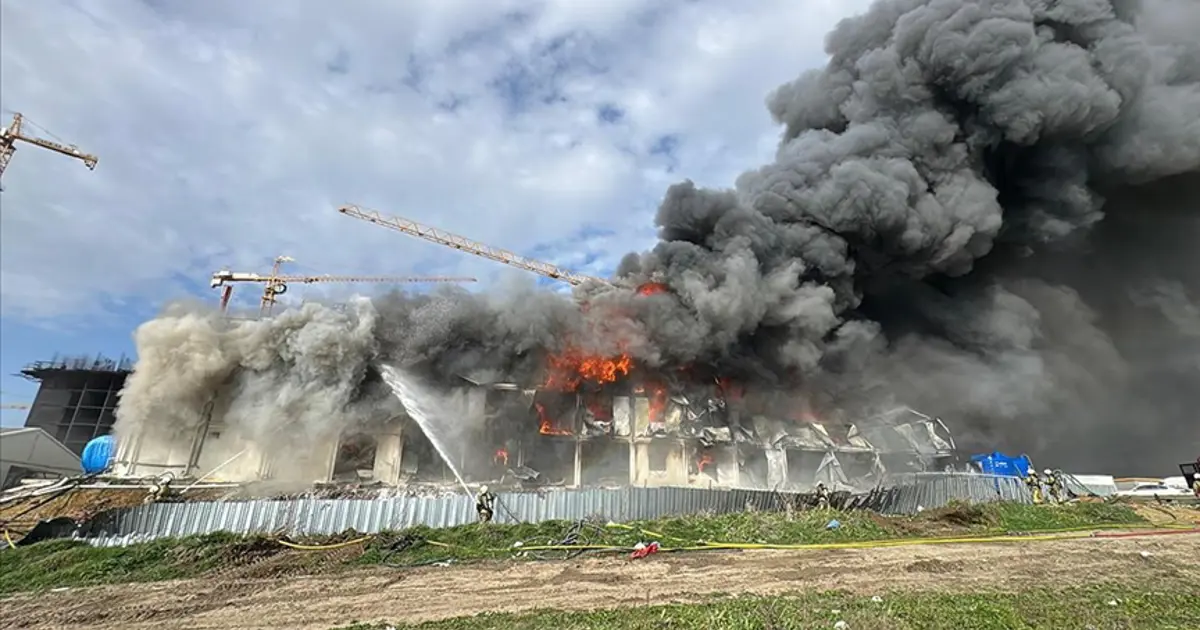 İstanbul'da işçi konteynerinde yangın