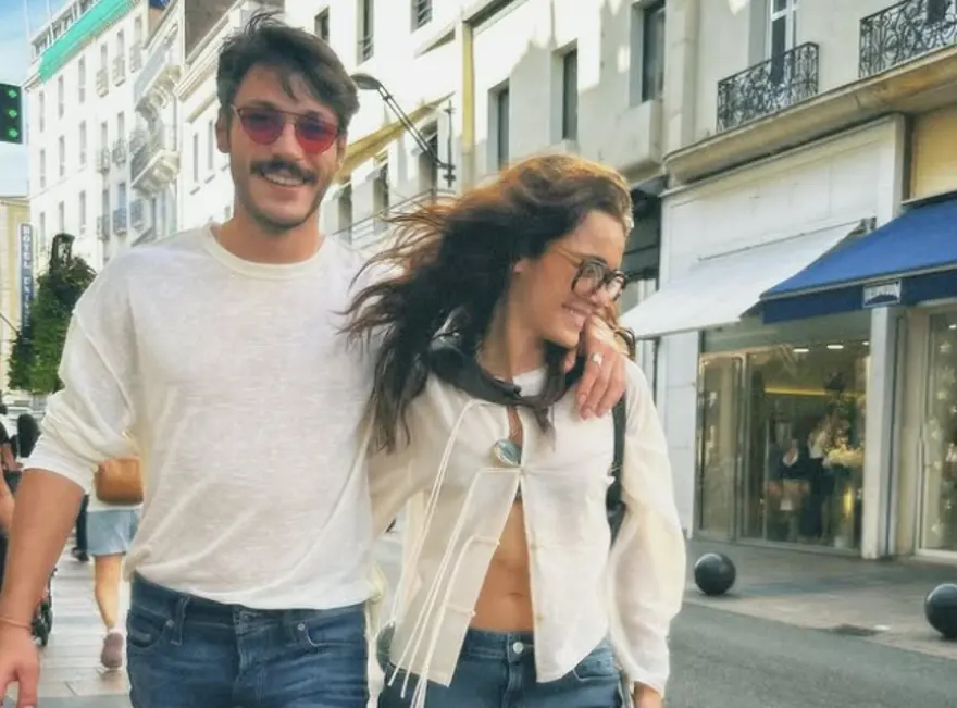 AKA İLE FOTOĞRAFLARINI KALDIRDI 2