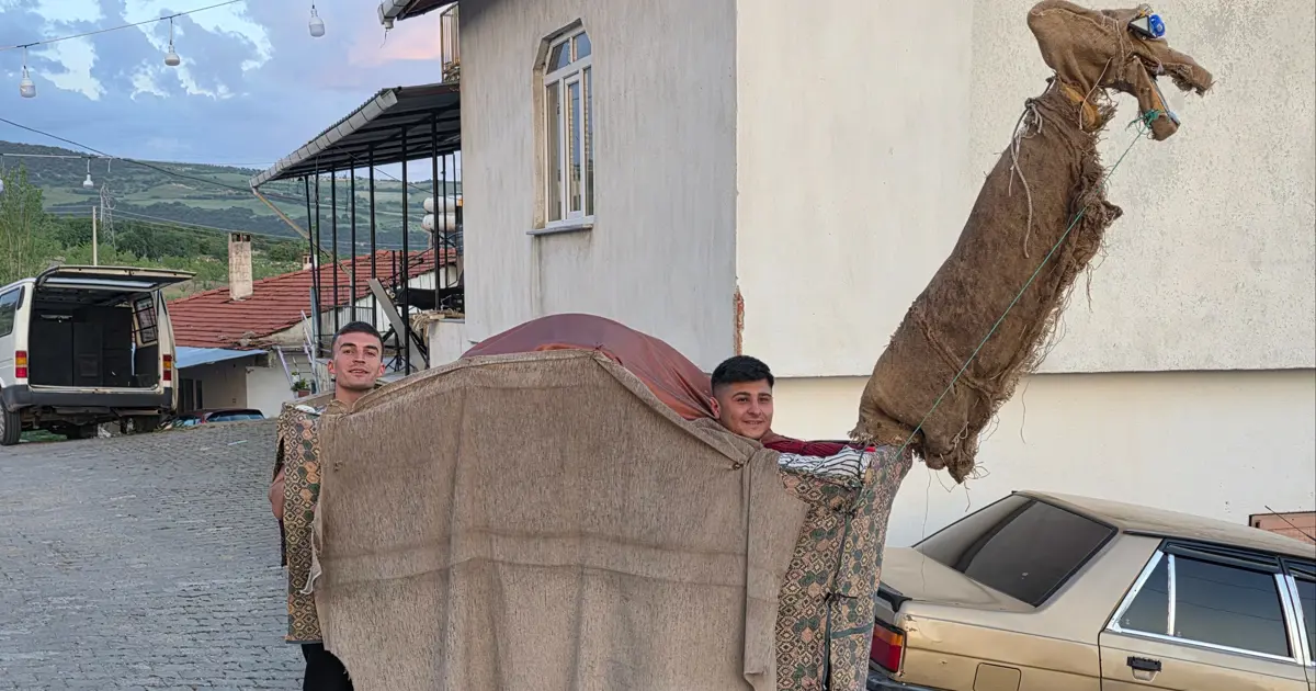 Kurban Bayramı'nın vazgeçilmezi. "Kukla Deve" geleneği asırlardır yaşatılıyor