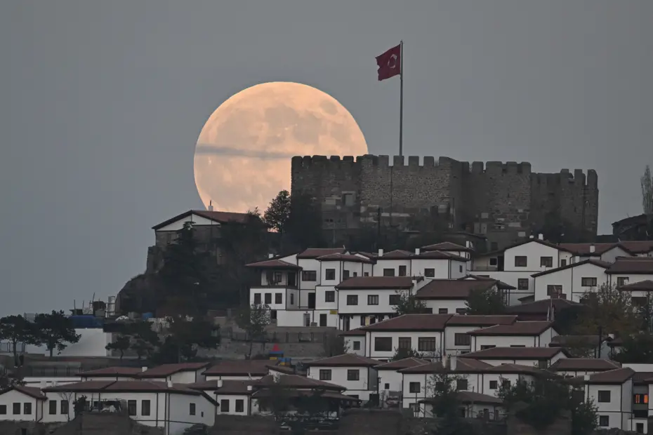 Yılın son Süper Ay'ı: Türkiye'den 
