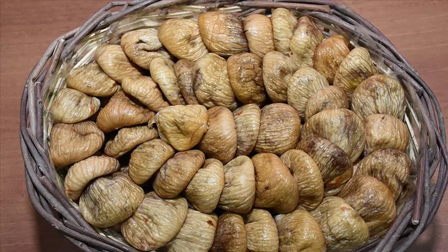 KURU İNCİR BİN 500 LİRAYI BULDU 3 KURU İNCİR BİN 500 LİRAYI BULDU 3