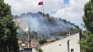 Tarihi Kütahya Kalesi'nde yangın paniği