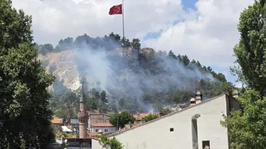 Tarihi Kütahya Kalesi'nde yangın paniği
