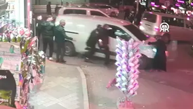 Polisten kaçarken yoldan geçen kadını ezdi