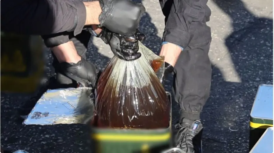 Kaçakçıların sıvı kokain oyunu. Yağ tenekeleri içinde yakalandı 