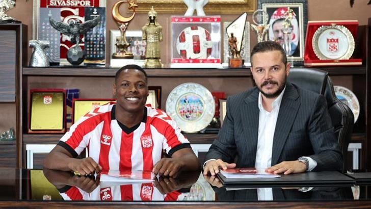 Sivasspor'lu oyuncu kayıp! Takımdan izinsiz ayrıldı