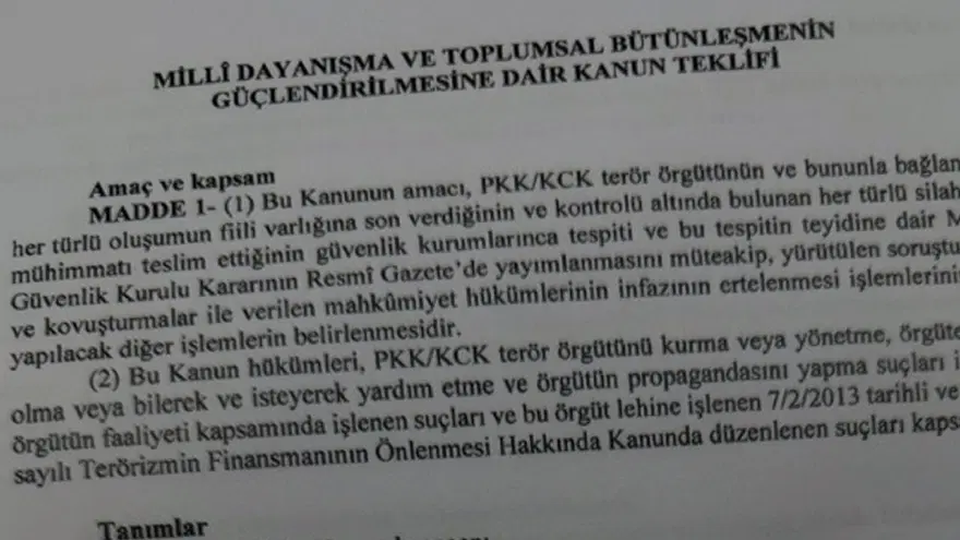 Çerçeve yasa için ilk onay. Komisyondan geçen süreç yasasında hangi maddeler var?
