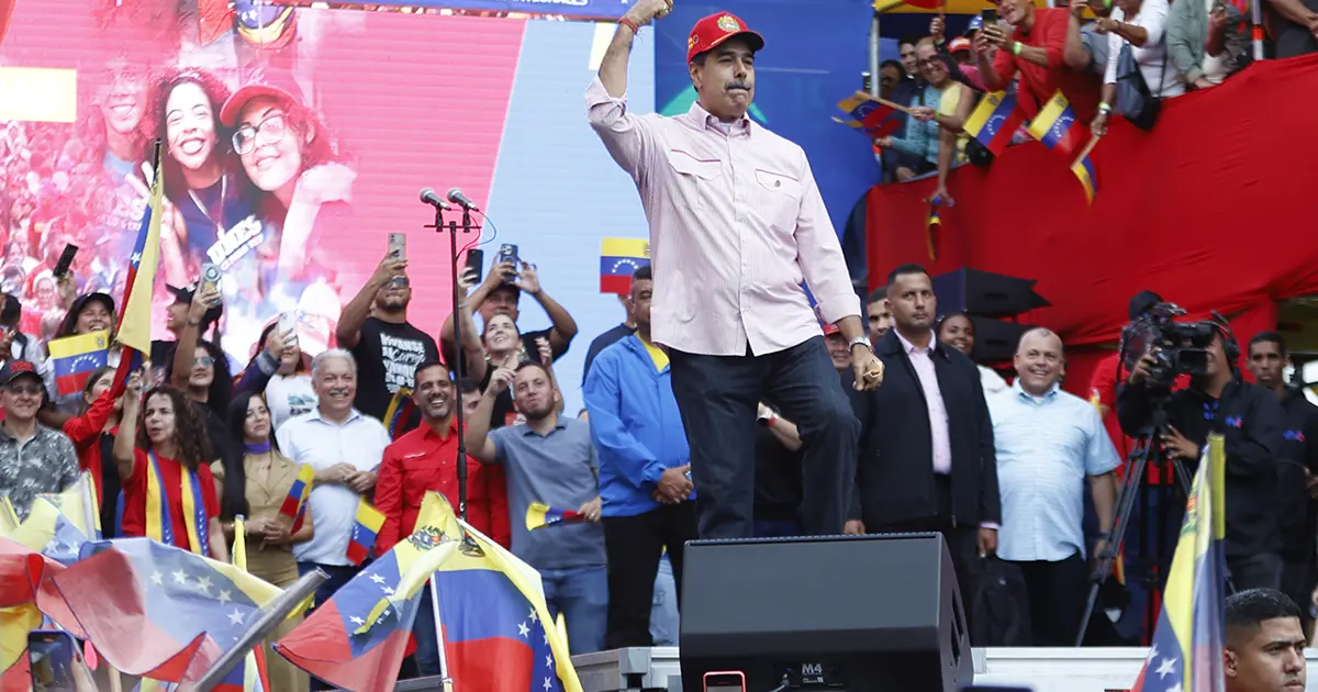 Maduro "Barış istiyoruz" dedi, sadakat sözü verdi