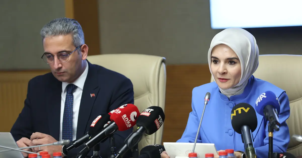 Aile Bakanı Göktaş, mavi gözlü bebek "siparişine" isyan etti