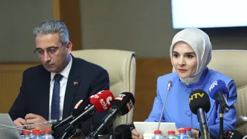 Aile Bakanı Göktaş, mavi gözlü bebek "siparişine" isyan etti