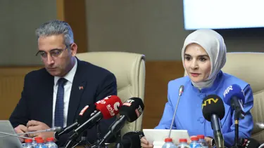 Aile Bakanı Göktaş, mavi gözlü bebek "siparişine" isyan etti