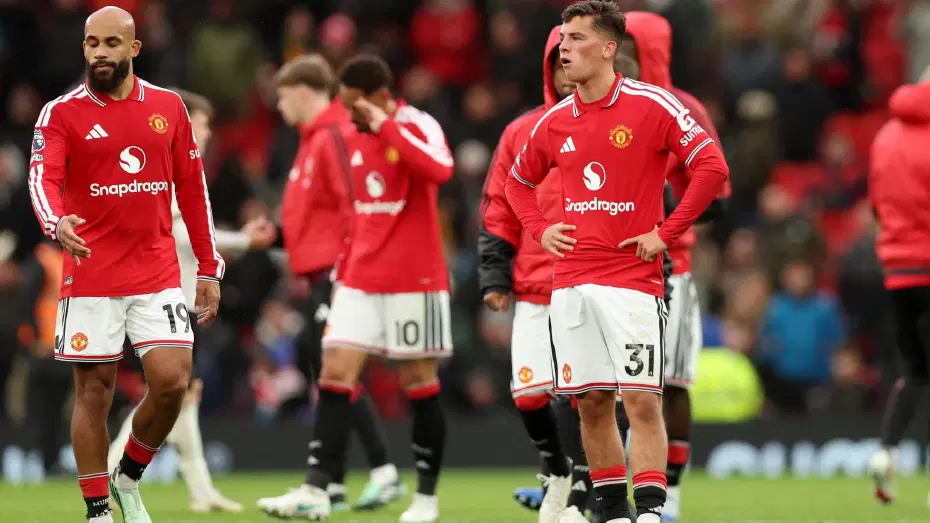 Hezimet üstüne hezimet. Manchester United sahasında Bournemouth'dan da fark yedi