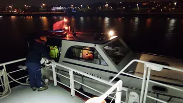 Marmara Denizi'nde sürüklenen tekne kurtarıldı