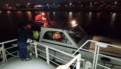 Marmara Denizi'nde sürüklenen tekne kurtarıldı