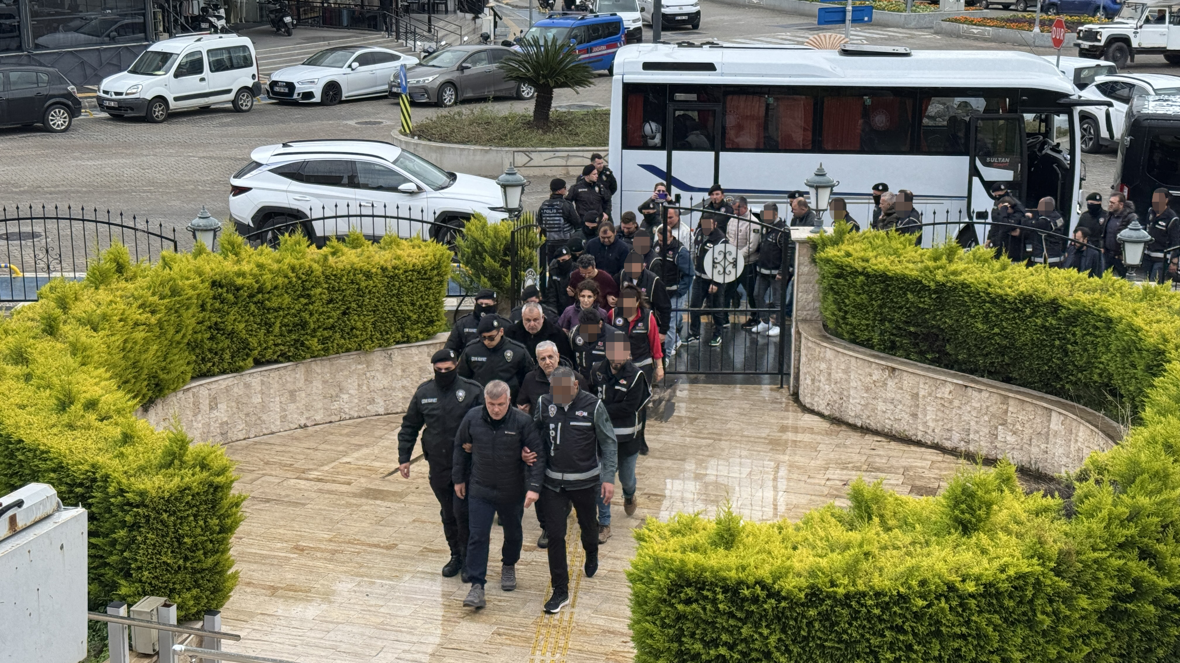 Marmaris'te belediye çalışanlarına yönelik rüşvet soruşturmasında 4 tutuklama