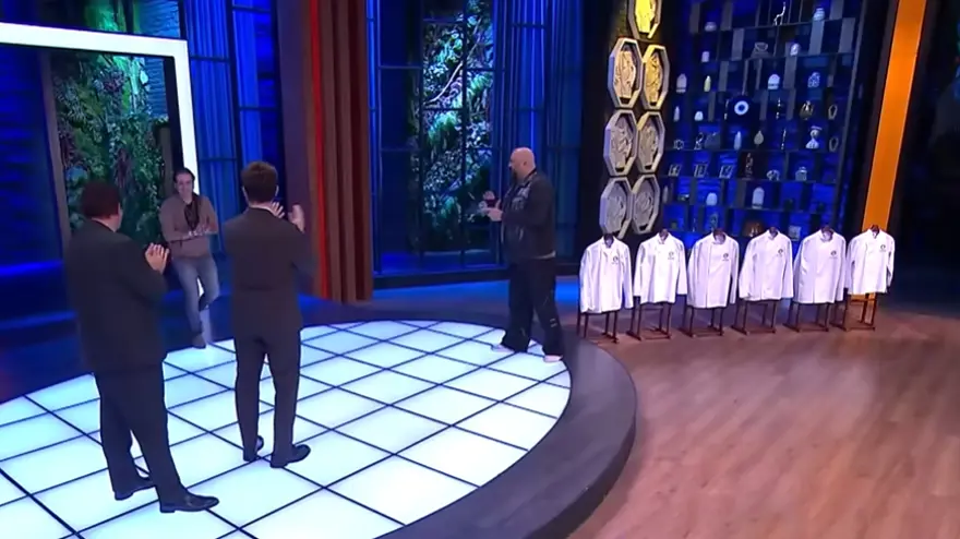 Hazer Amani seneler sonra Masterchef'te. Üçüncü ceketin sahibi belli oldu 2 Hazer Amani seneler sonra Masterchef'te. Üçüncü ceketin sahibi belli oldu 2