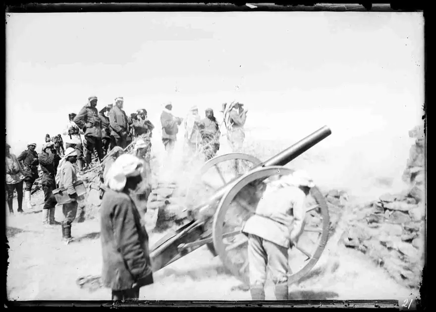 Medine`de Münir Bey`in topu 30