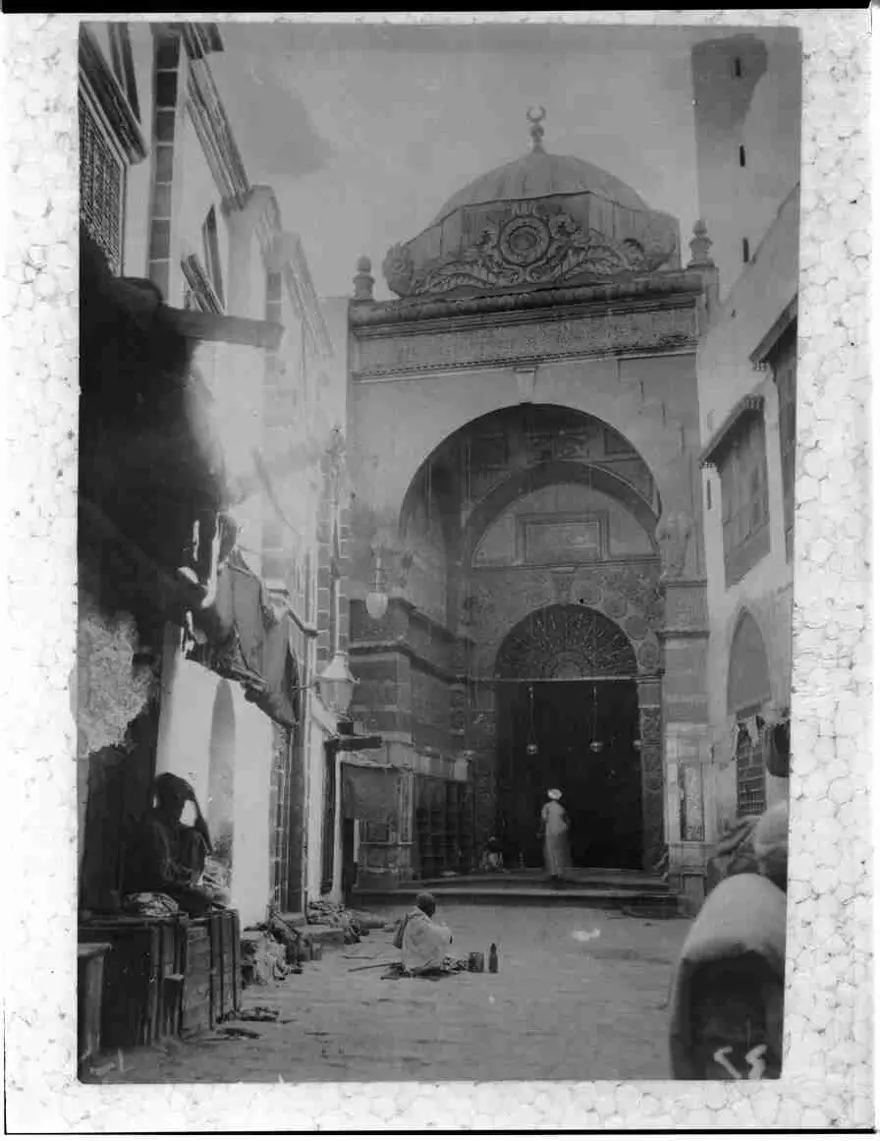 Mescid-i Nebevi'nin Babü's Selam kapısı  11