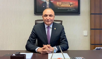 Yeni Parti Gaziantep Milletvekili Melih Meriç'e bıçaklı saldırı. Sağlık durumu ciddiYeni Parti Gaziantep Milletvekili Melih Meriç bıçaklı saldırıya uğrayarak yaralandı. Meriç'in hayati tehlikesinin bulunduğu belirtildi.