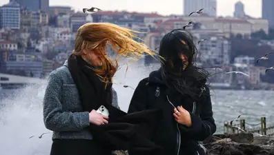 Bahar etkisi bitiyor! Meteoroloji yarın için saat verdi: Ege'den giriş yapacak, Marmara'ya yayılacak